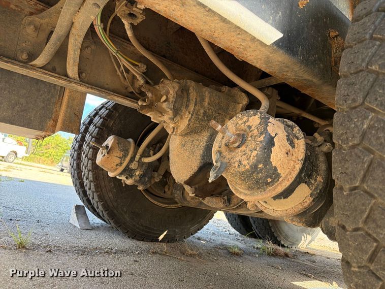 image for item FB8958 2011 International WorkStar 7400 dump truck