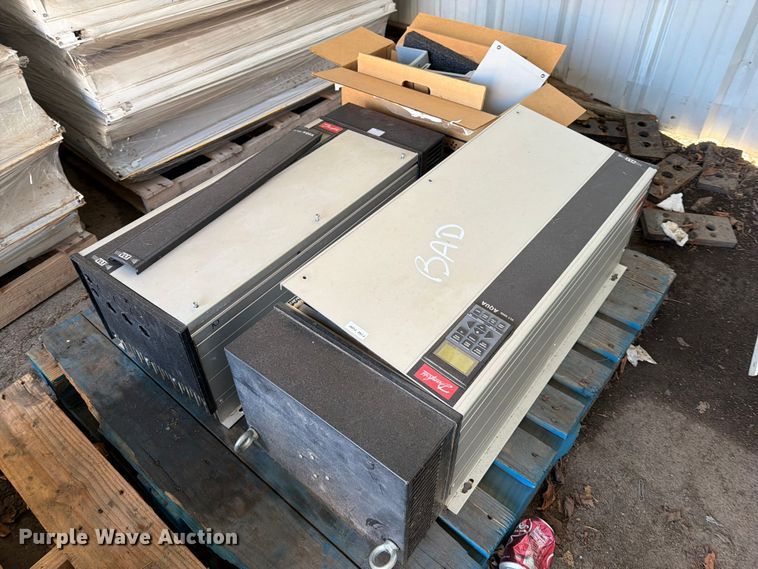 image for item FB8959 (4) Danfoss VLT 8000 variable frequency drives
