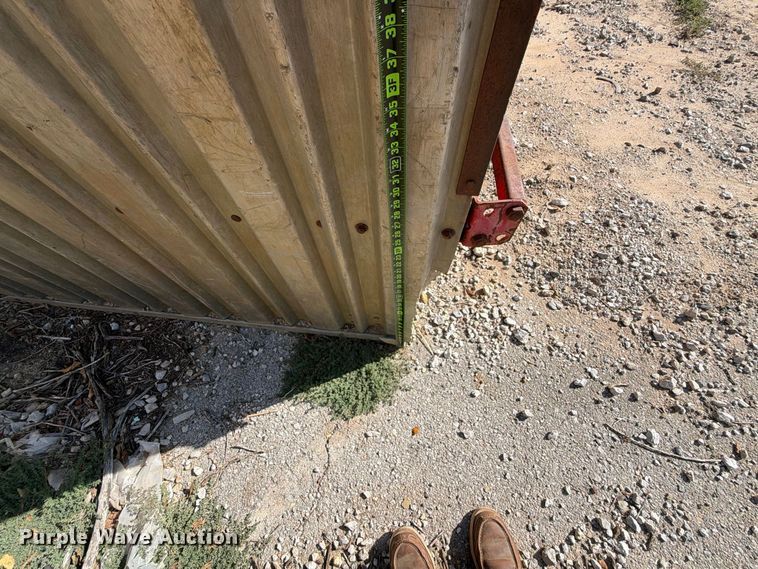 image for item FB8961 Approximately (8) trench boxes