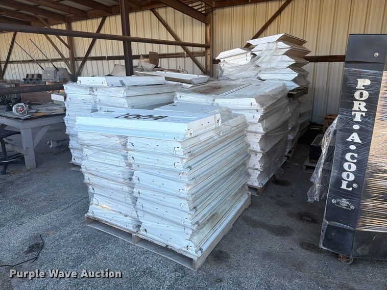 (7) pallets of light fixtures