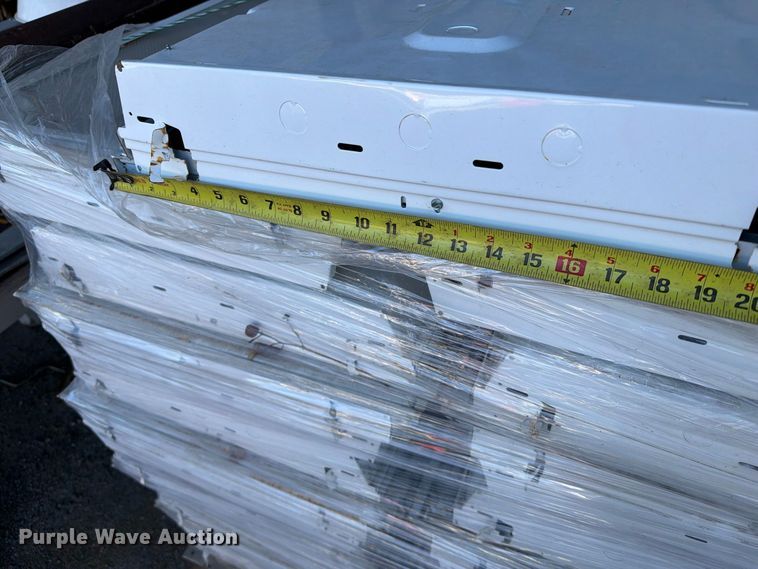 image for item FB8962 (7) pallets of light fixtures