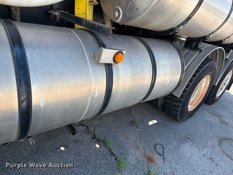 image for item FB8963 2007 International WorkStar 7400 sewer jetter truck