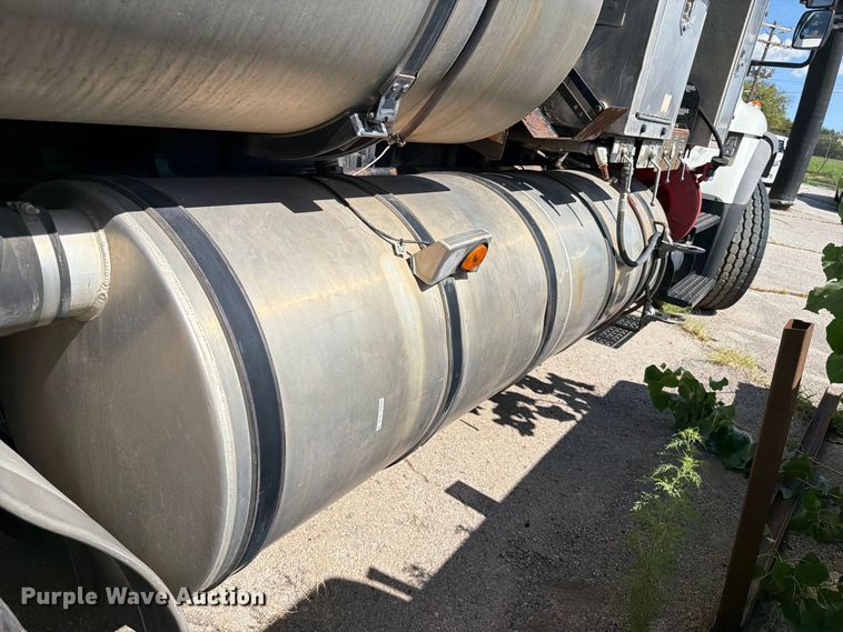 image for item FB8963 2007 International WorkStar 7400 sewer jetter truck