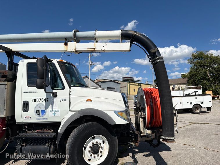 image for item FB8963 2007 International WorkStar 7400 sewer jetter truck