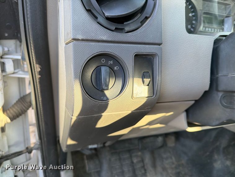 image for item FB8965 2008 Ford F250 Super Duty Ext. Cab pickup truck