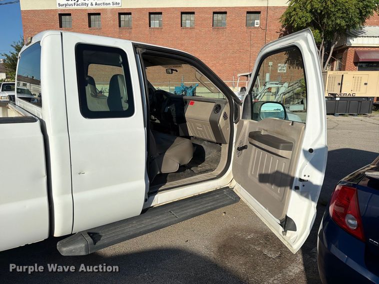 image for item FB8965 2008 Ford F250 Super Duty Ext. Cab pickup truck