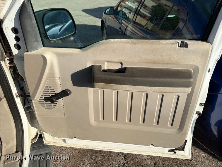 image for item FB8965 2008 Ford F250 Super Duty Ext. Cab pickup truck