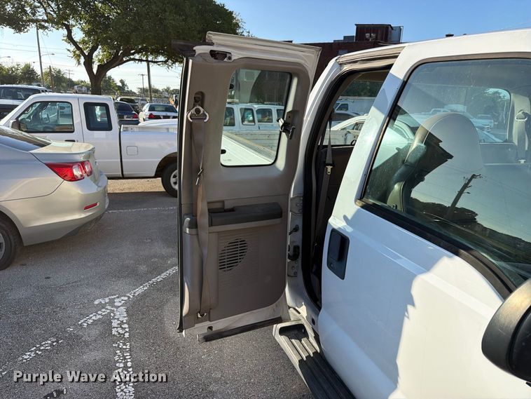 image for item FB8965 2008 Ford F250 Super Duty Ext. Cab pickup truck