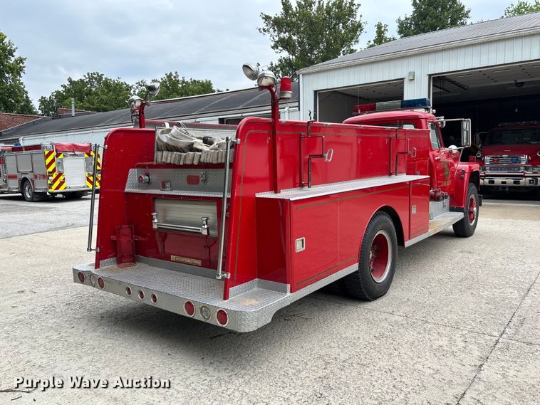 image for item FC1972 1977 International Harvester Loadstar 1700 pumper fire truck