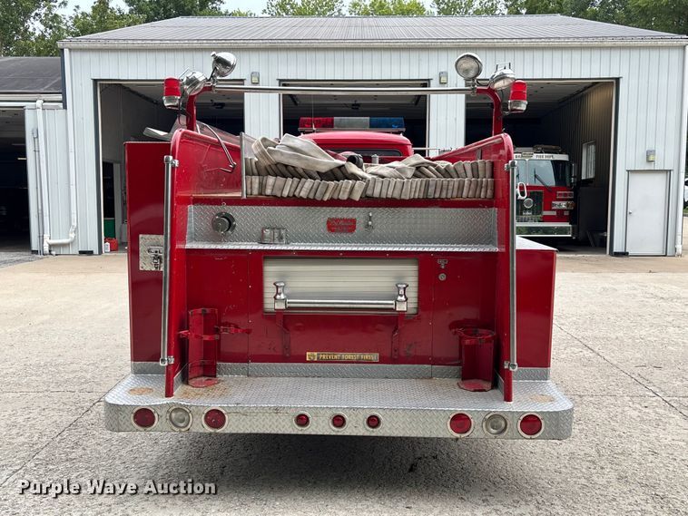 image for item FC1972 1977 International Harvester Loadstar 1700 pumper fire truck