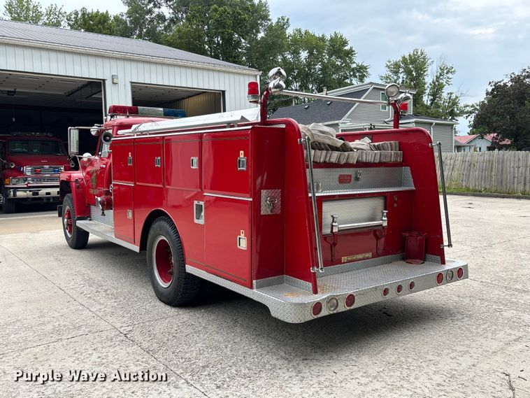 image for item FC1972 1977 International Harvester Loadstar 1700 pumper fire truck