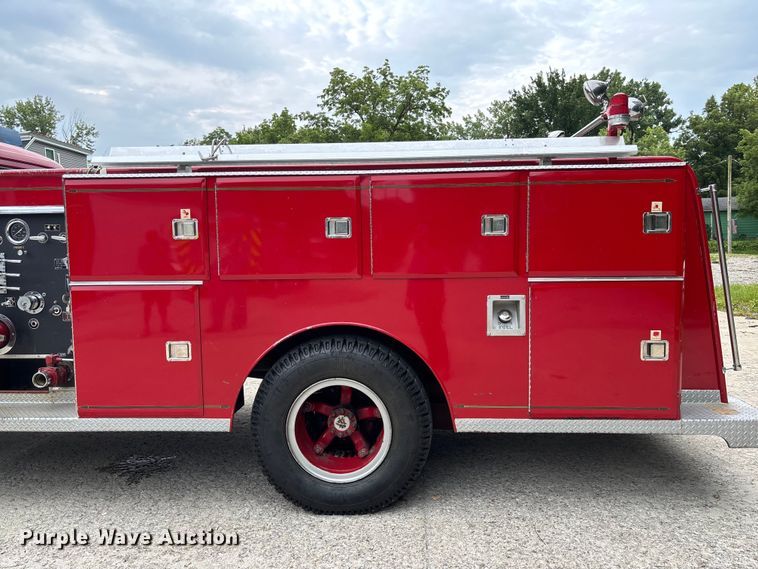 image for item FC1972 1977 International Harvester Loadstar 1700 pumper fire truck