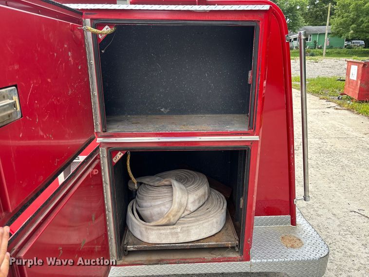 image for item FC1972 1977 International Harvester Loadstar 1700 pumper fire truck