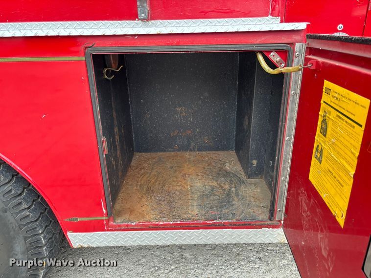 image for item FC1972 1977 International Harvester Loadstar 1700 pumper fire truck