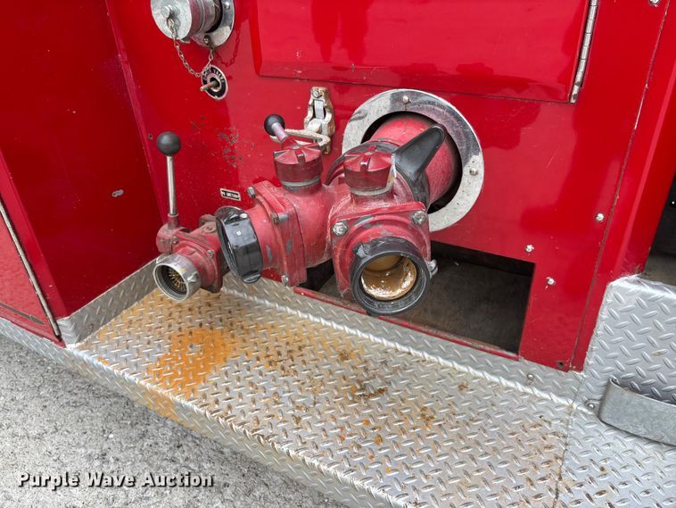 image for item FC1972 1977 International Harvester Loadstar 1700 pumper fire truck