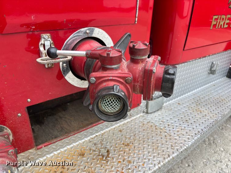 image for item FC1972 1977 International Harvester Loadstar 1700 pumper fire truck