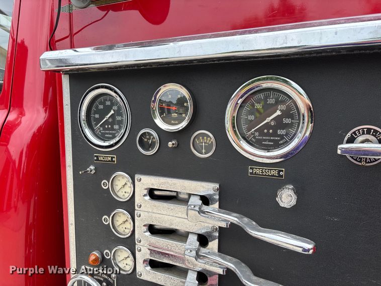 image for item FC1972 1977 International Harvester Loadstar 1700 pumper fire truck