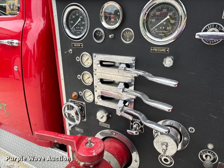 image for item FC1972 1977 International Harvester Loadstar 1700 pumper fire truck