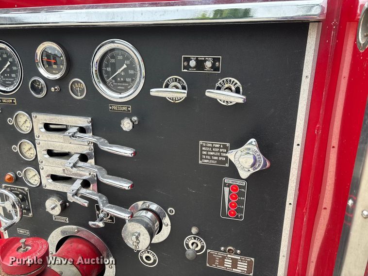 image for item FC1972 1977 International Harvester Loadstar 1700 pumper fire truck