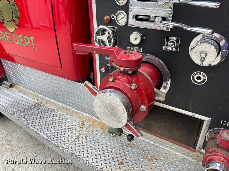 image for item FC1972 1977 International Harvester Loadstar 1700 pumper fire truck