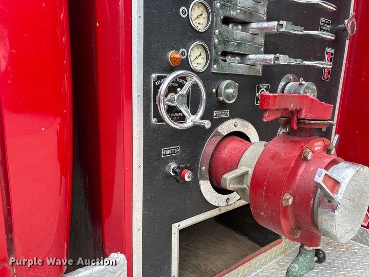 image for item FC1972 1977 International Harvester Loadstar 1700 pumper fire truck