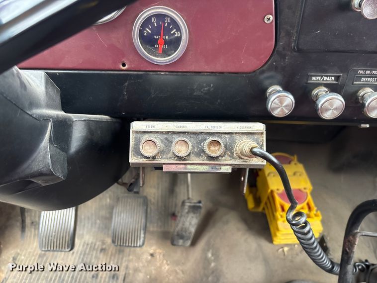 image for item FC1972 1977 International Harvester Loadstar 1700 pumper fire truck