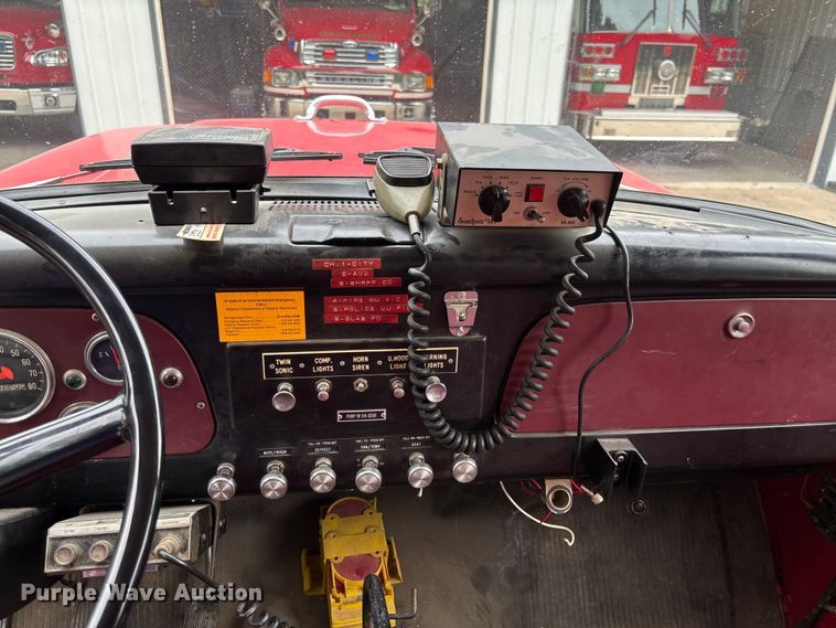 image for item FC1972 1977 International Harvester Loadstar 1700 pumper fire truck