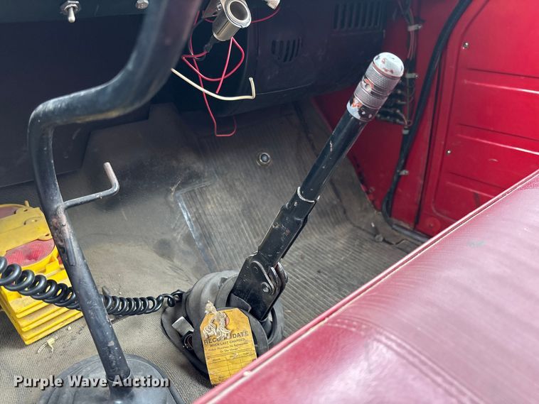 image for item FC1972 1977 International Harvester Loadstar 1700 pumper fire truck