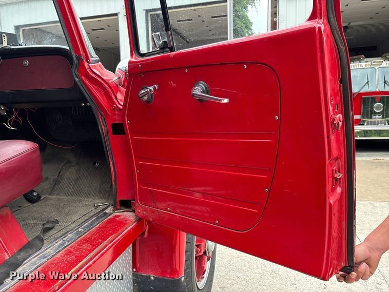 image for item FC1972 1977 International Harvester Loadstar 1700 pumper fire truck