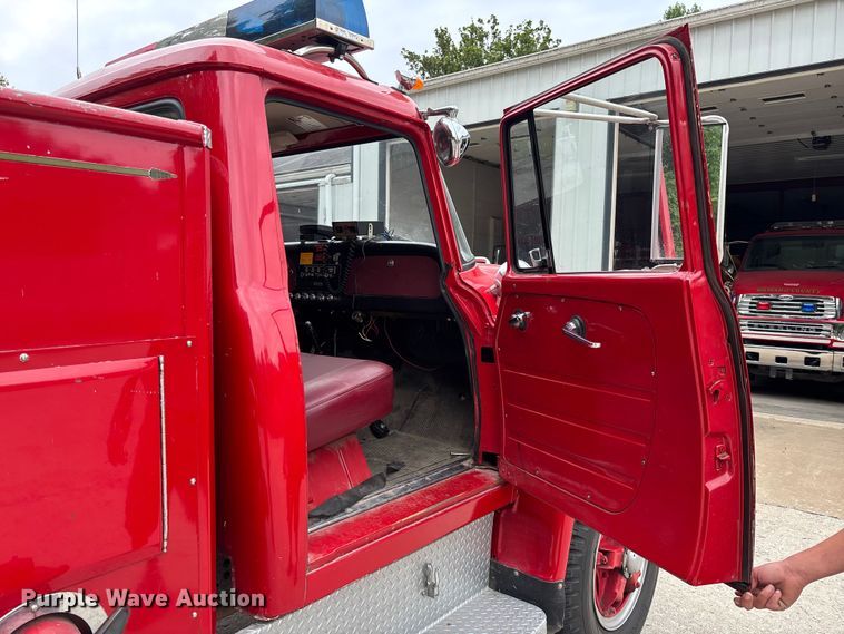 image for item FC1972 1977 International Harvester Loadstar 1700 pumper fire truck