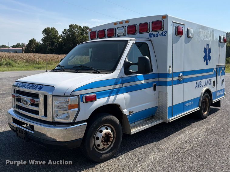 image for item FC3335 2010 Ford E350 ambulance