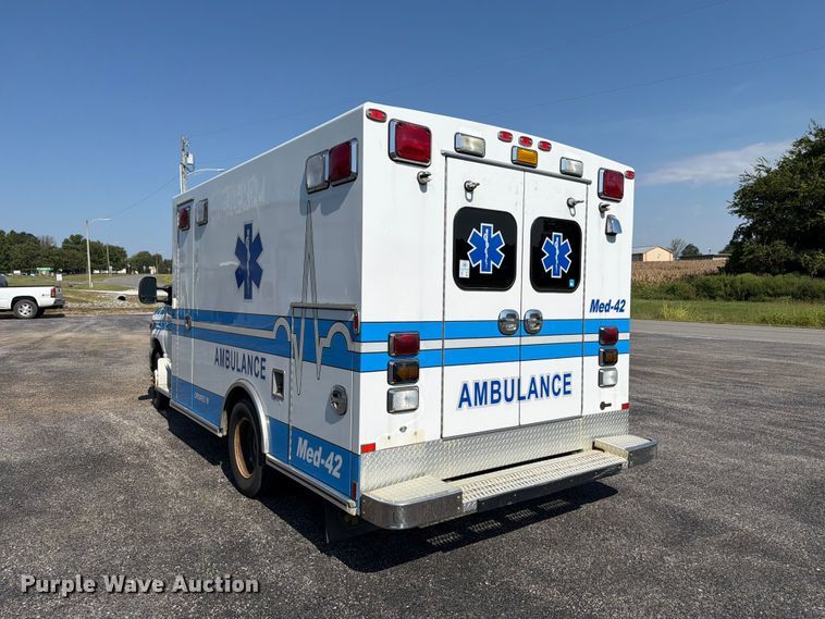 image for item FC3335 2010 Ford E350 ambulance