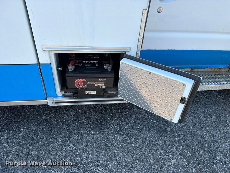 image for item FC3335 2010 Ford E350 ambulance