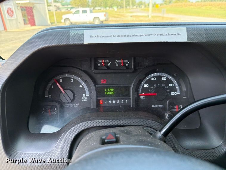 image for item FC3335 2010 Ford E350 ambulance