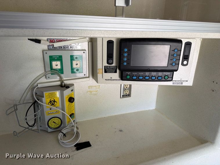 image for item FC3335 2010 Ford E350 ambulance