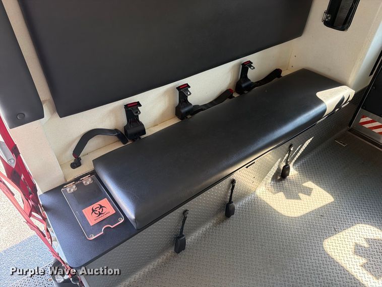 image for item FC3335 2010 Ford E350 ambulance