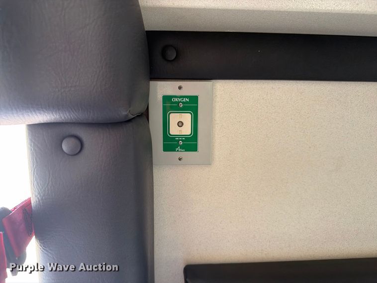 image for item FC3335 2010 Ford E350 ambulance