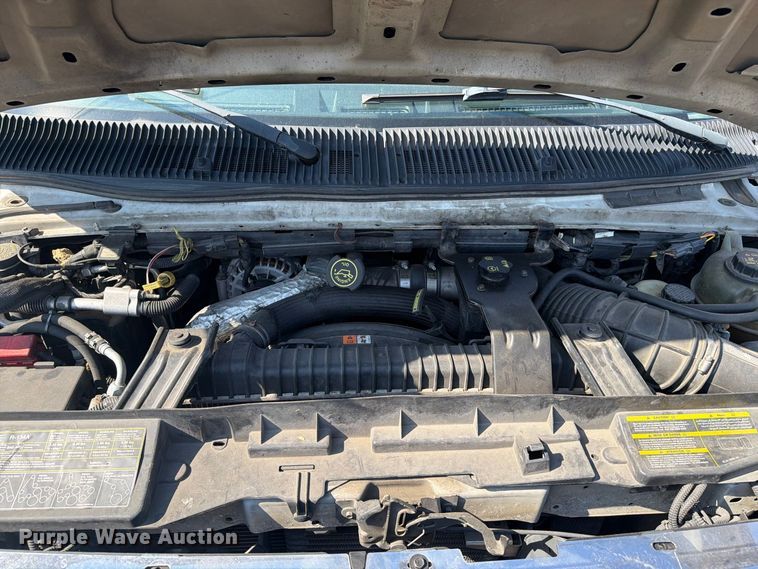 image for item FC3335 2010 Ford E350 ambulance