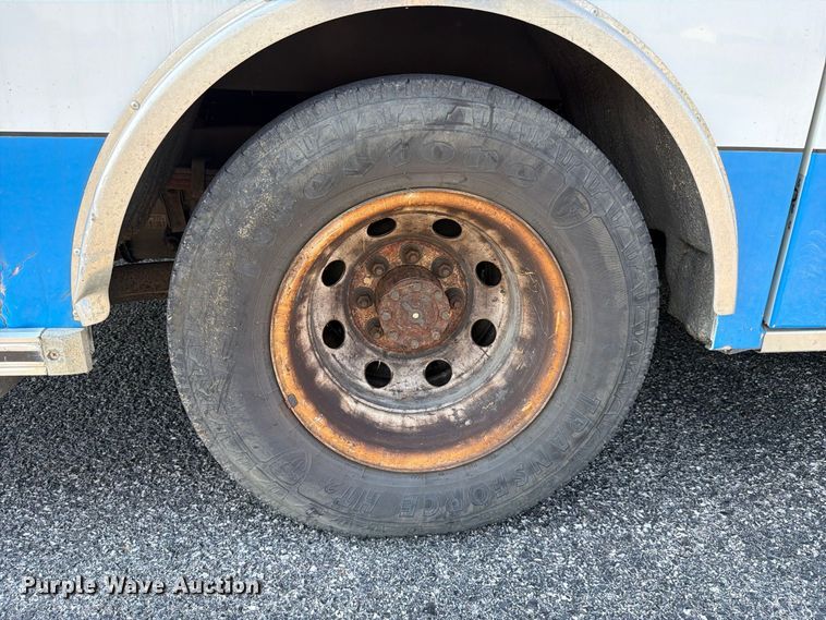 image for item FC3335 2010 Ford E350 ambulance