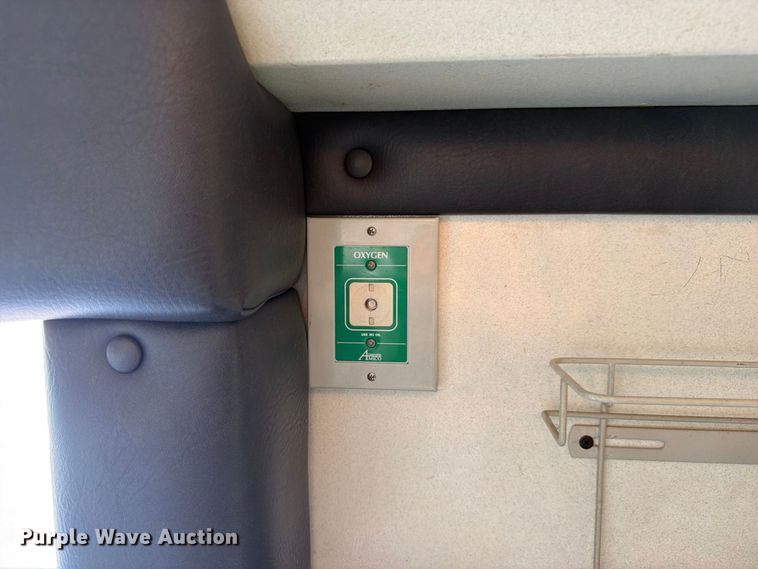 image for item FC3336 2010 Ford E-350 ambulance