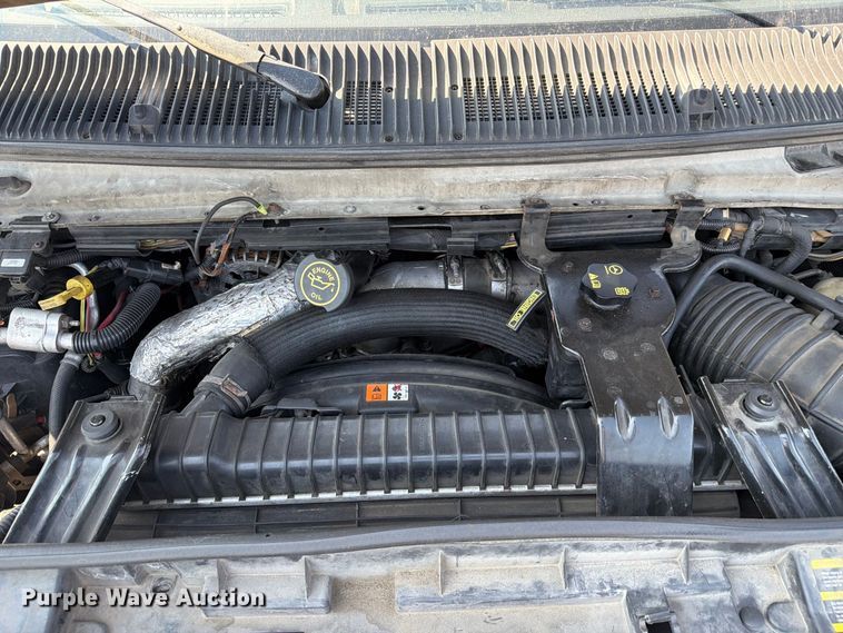 image for item FC3336 2010 Ford E-350 ambulance