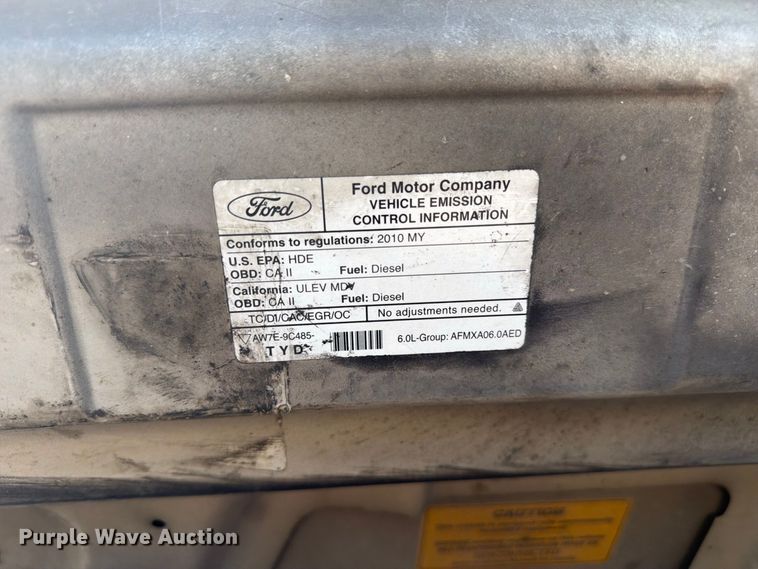 image for item FC3336 2010 Ford E-350 ambulance