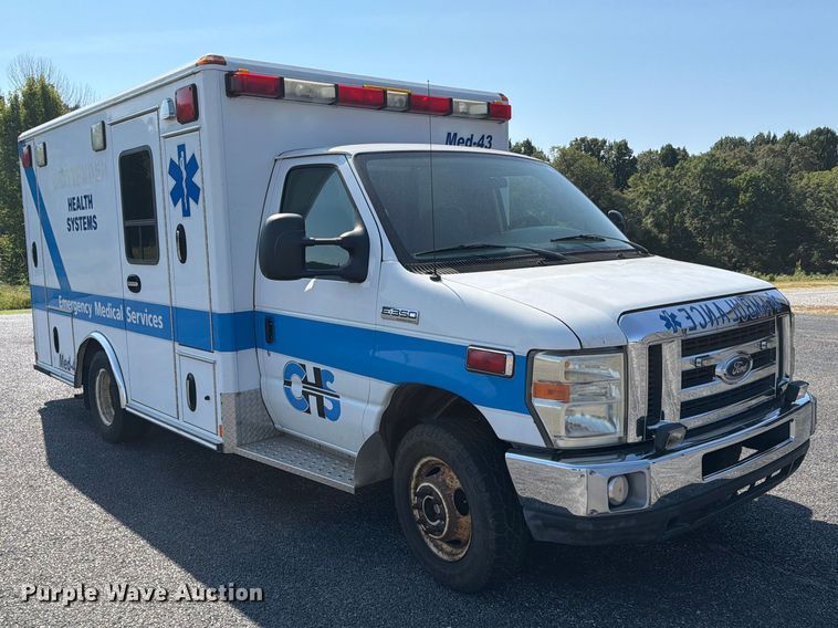 image for item FC3338 2008 Ford E-350 Super Duty ambulance