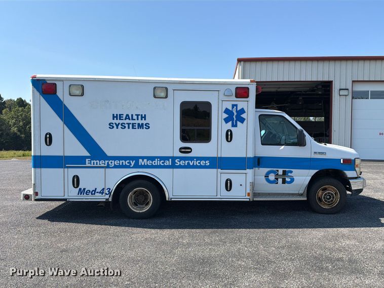 image for item FC3338 2008 Ford E-350 Super Duty ambulance