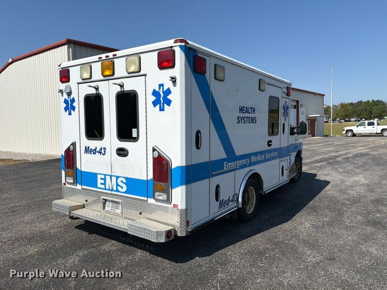 image for item FC3338 2008 Ford E-350 Super Duty ambulance