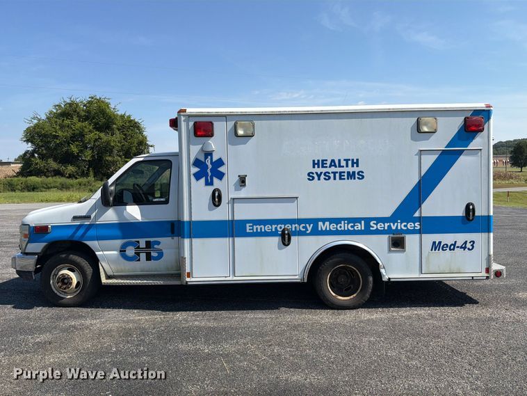 image for item FC3338 2008 Ford E-350 Super Duty ambulance