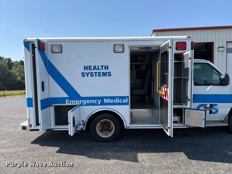 image for item FC3338 2008 Ford E-350 Super Duty ambulance