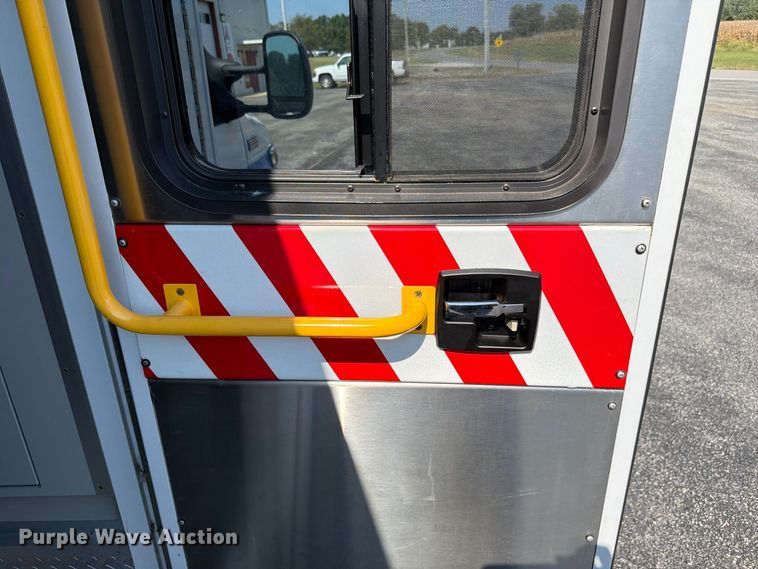 image for item FC3338 2008 Ford E-350 Super Duty ambulance