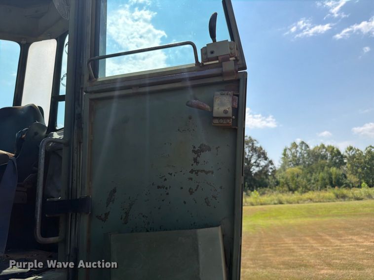 image for item FC3339 1984 Dresser Industries M10A wheel loader