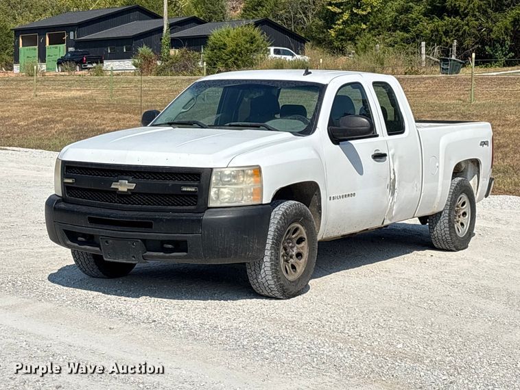 2009 Chevrolet Silverado 1500 Ext. Cab pickup truck